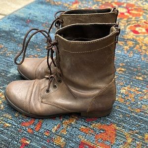 Size 8 Low heel Steve Madden